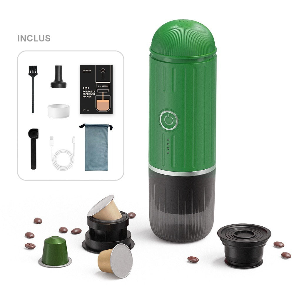 Contenu de la boîte de la VESPRA V1 Vert Forêt : adaptateur à capsules, adaptateur à café moulu, cuillère-tasseur, tasse de voyage, câble USB-C, brosse, pochette et notice